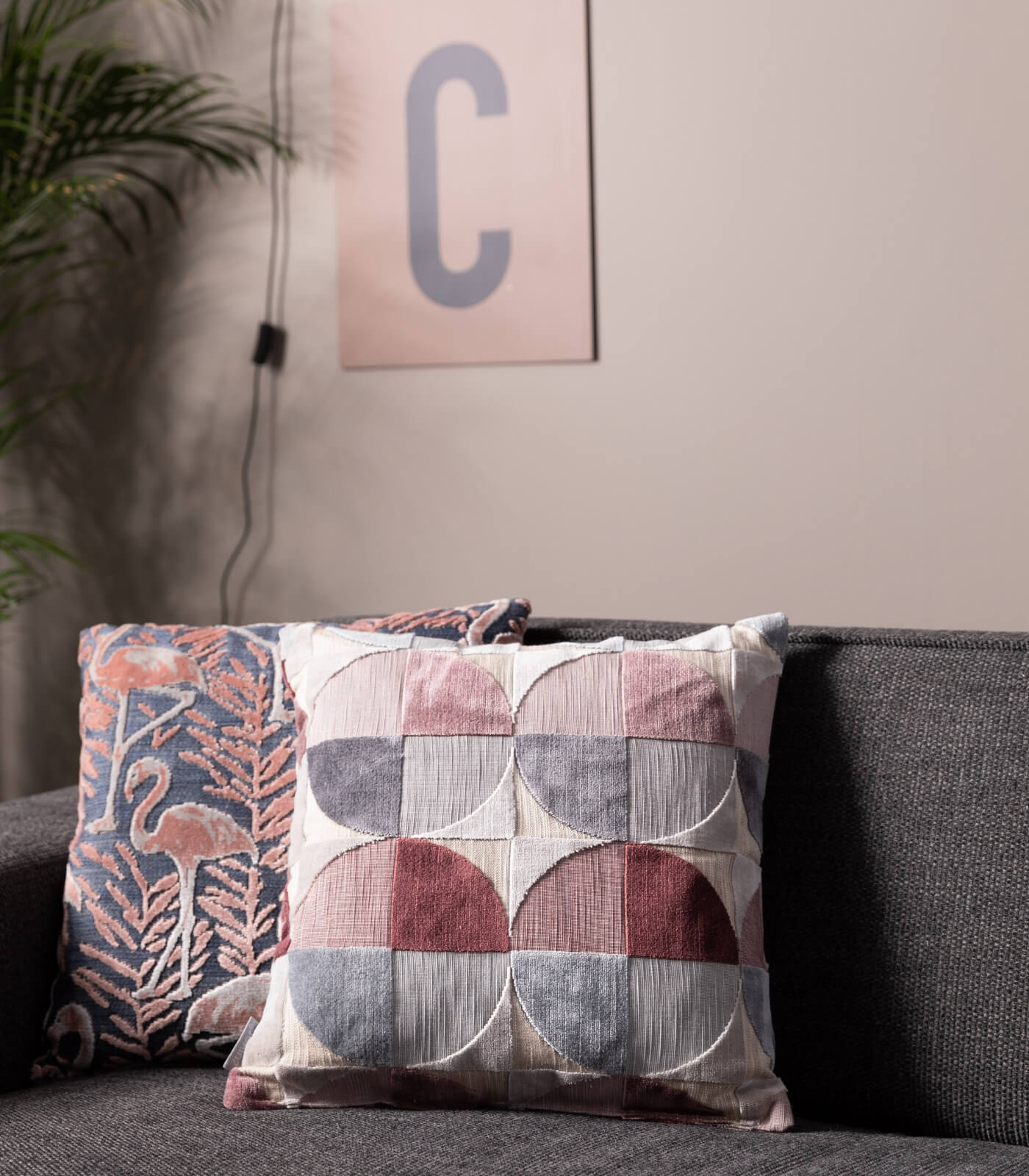 coussin kylie pink - 45 x 45 cm 2 coussin kylie pink - 45 x 45 cm – image 2