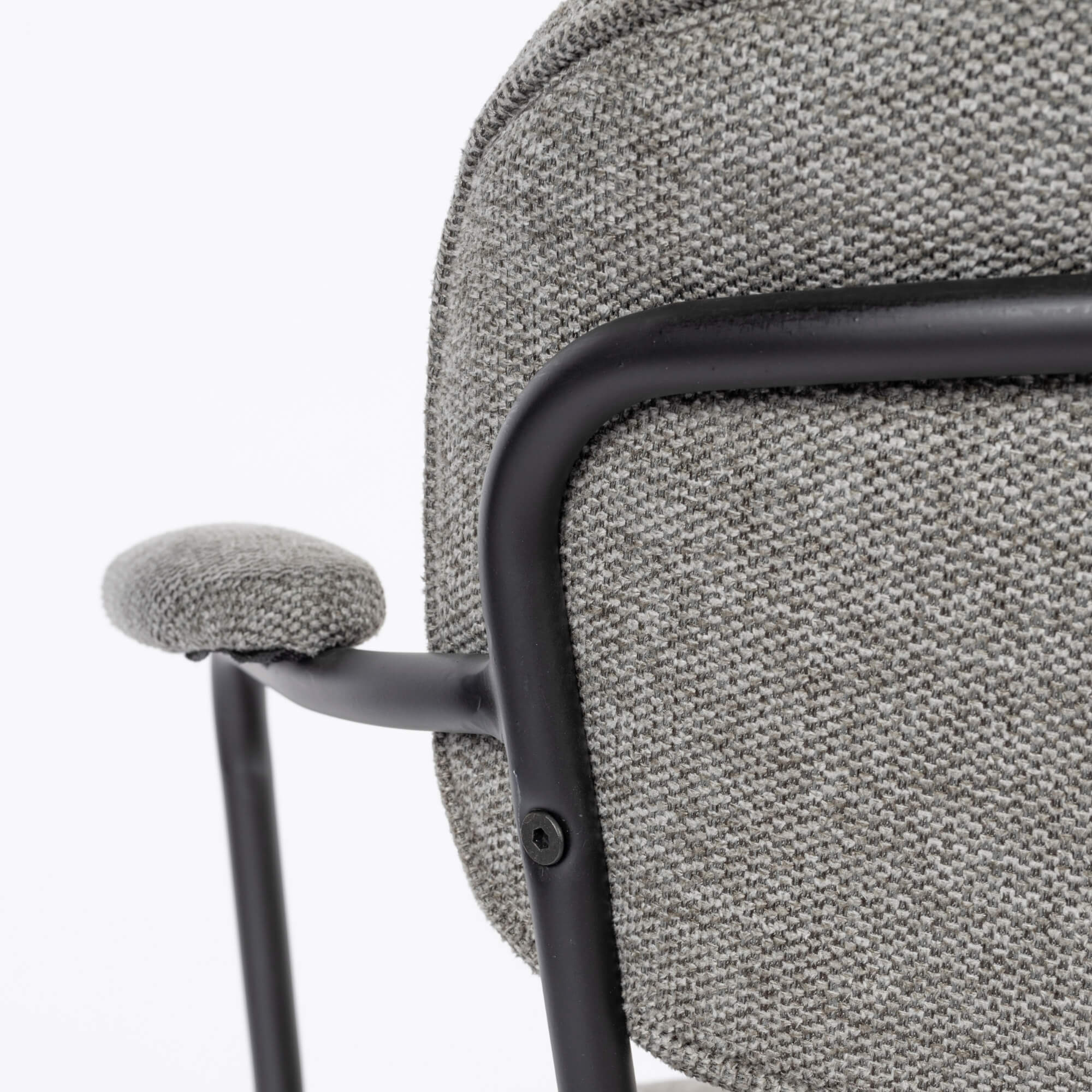 chaise/accoudoirs jolien - gris clair/ pieds noirs 9 chaise/accoudoirs jolien - gris clair/ pieds noirs – image 9