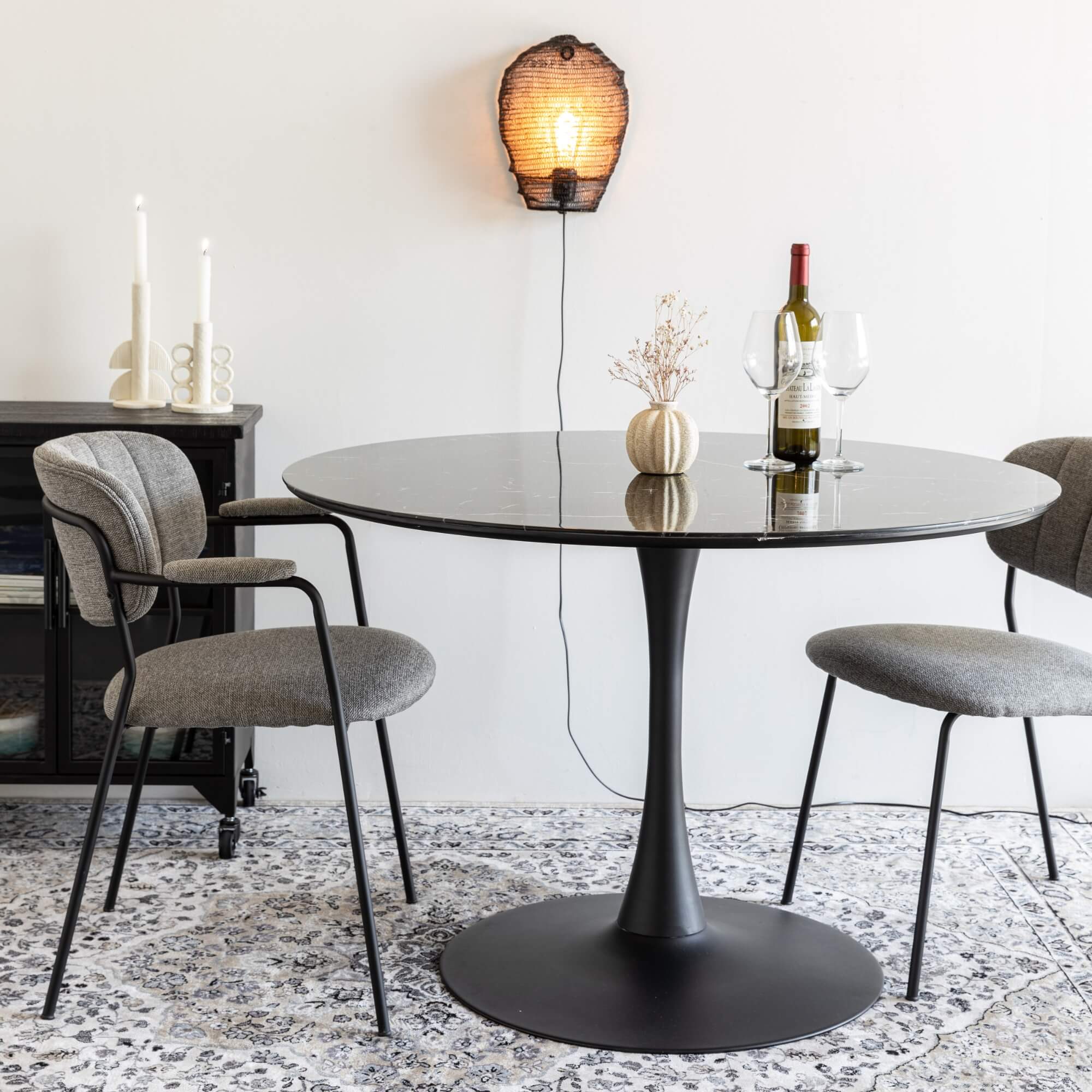 chaise/accoudoirs jolien - gris clair/ pieds noirs 3 chaise/accoudoirs jolien - gris clair/ pieds noirs – image 3