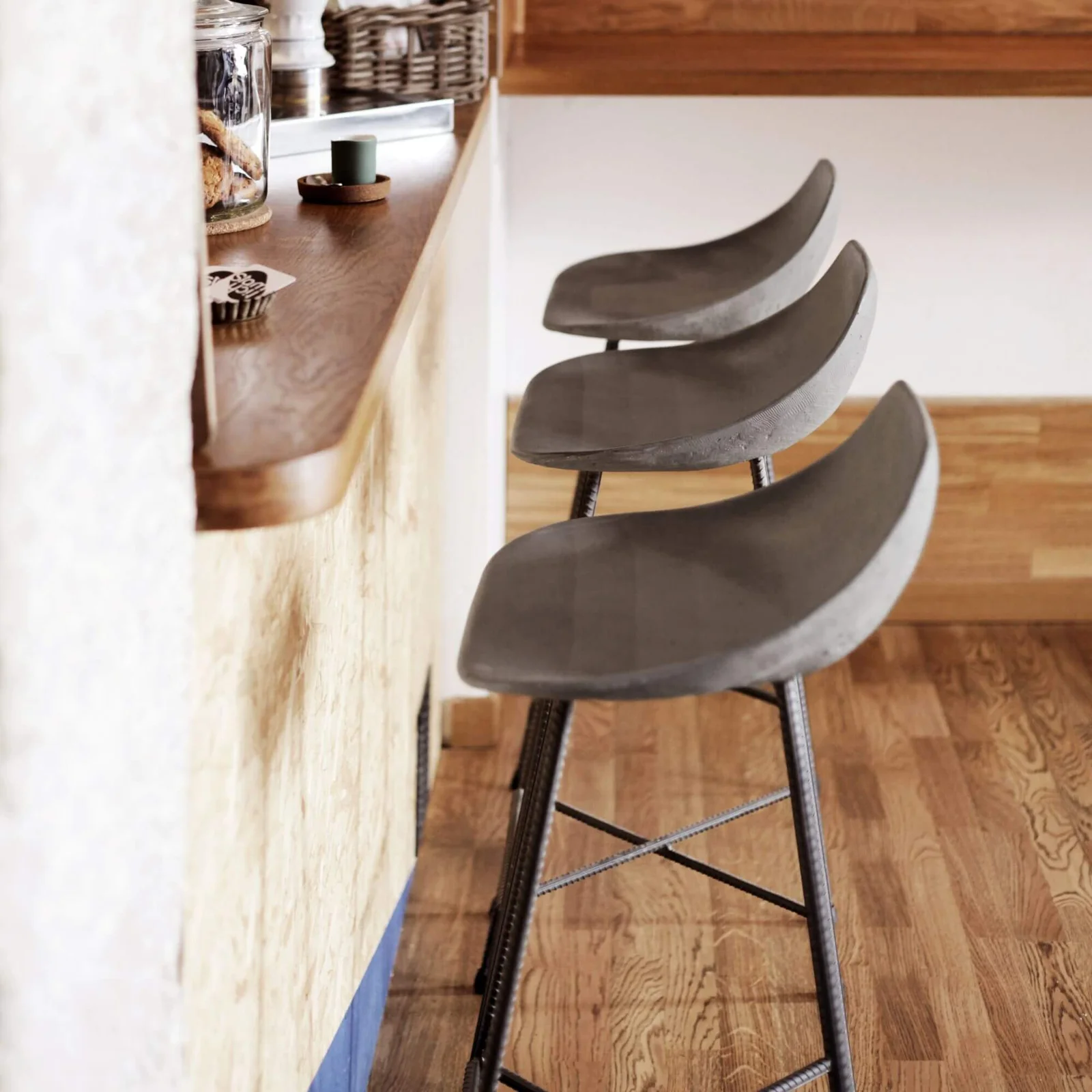 tabouret de comptoir hauteville 670 - lyon beton 1 tabouret de comptoir hauteville 670 - lyon beton