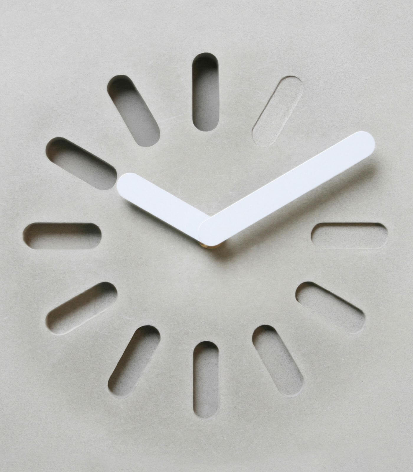 horloge low tech - life in progress - lyon beton 9 horloge low tech - life in progress - lyon beton – image 9