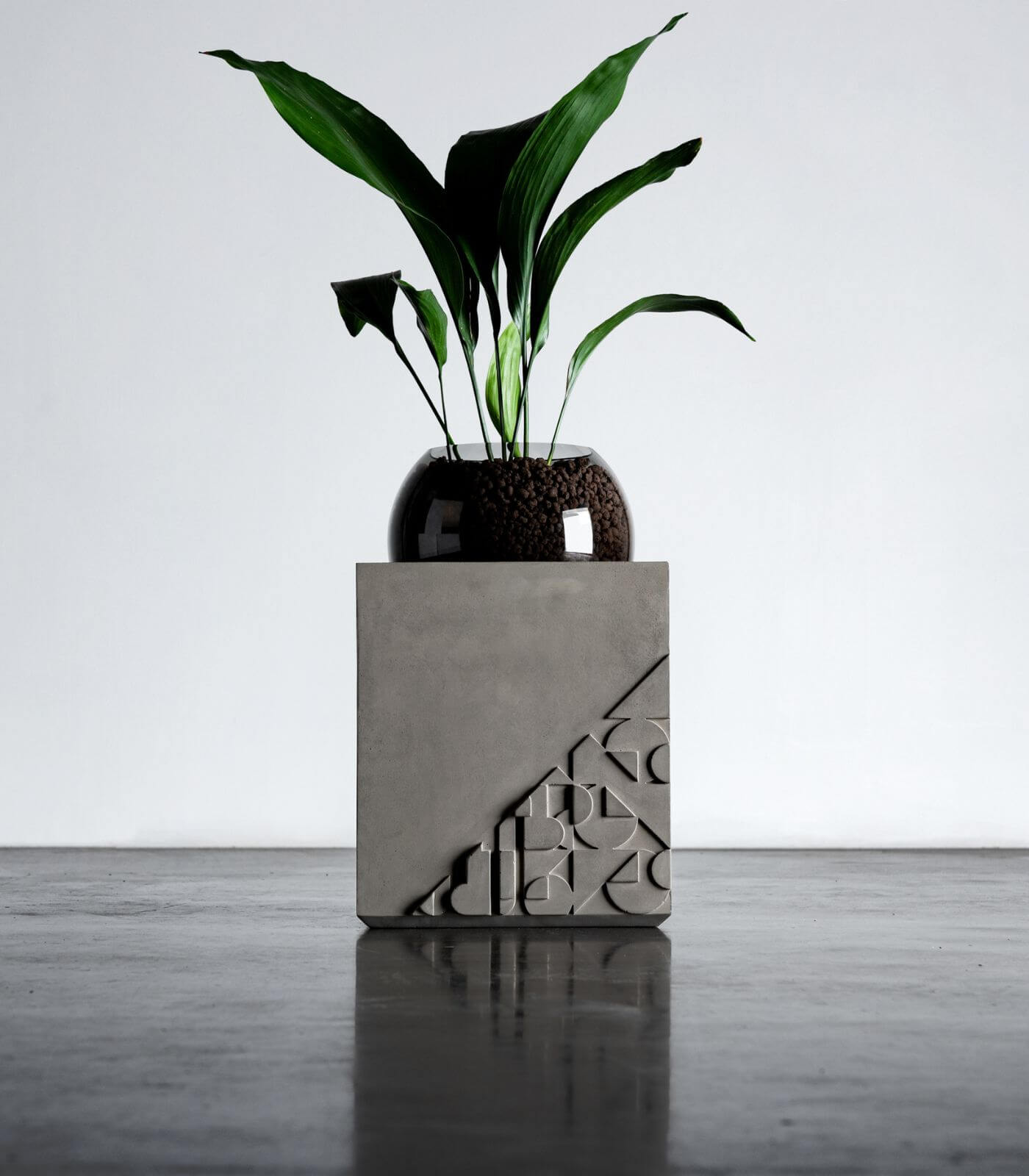 table d'appoint curb - lyon beton 15 table d'appoint curb - lyon beton – image 15