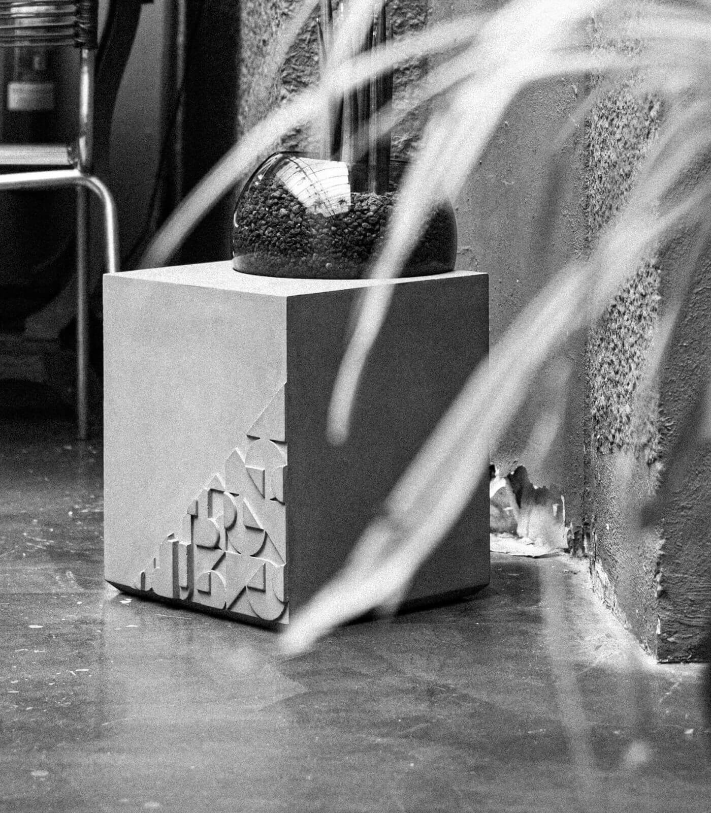 table d'appoint curb - lyon beton 21 table d'appoint curb - lyon beton – image 21