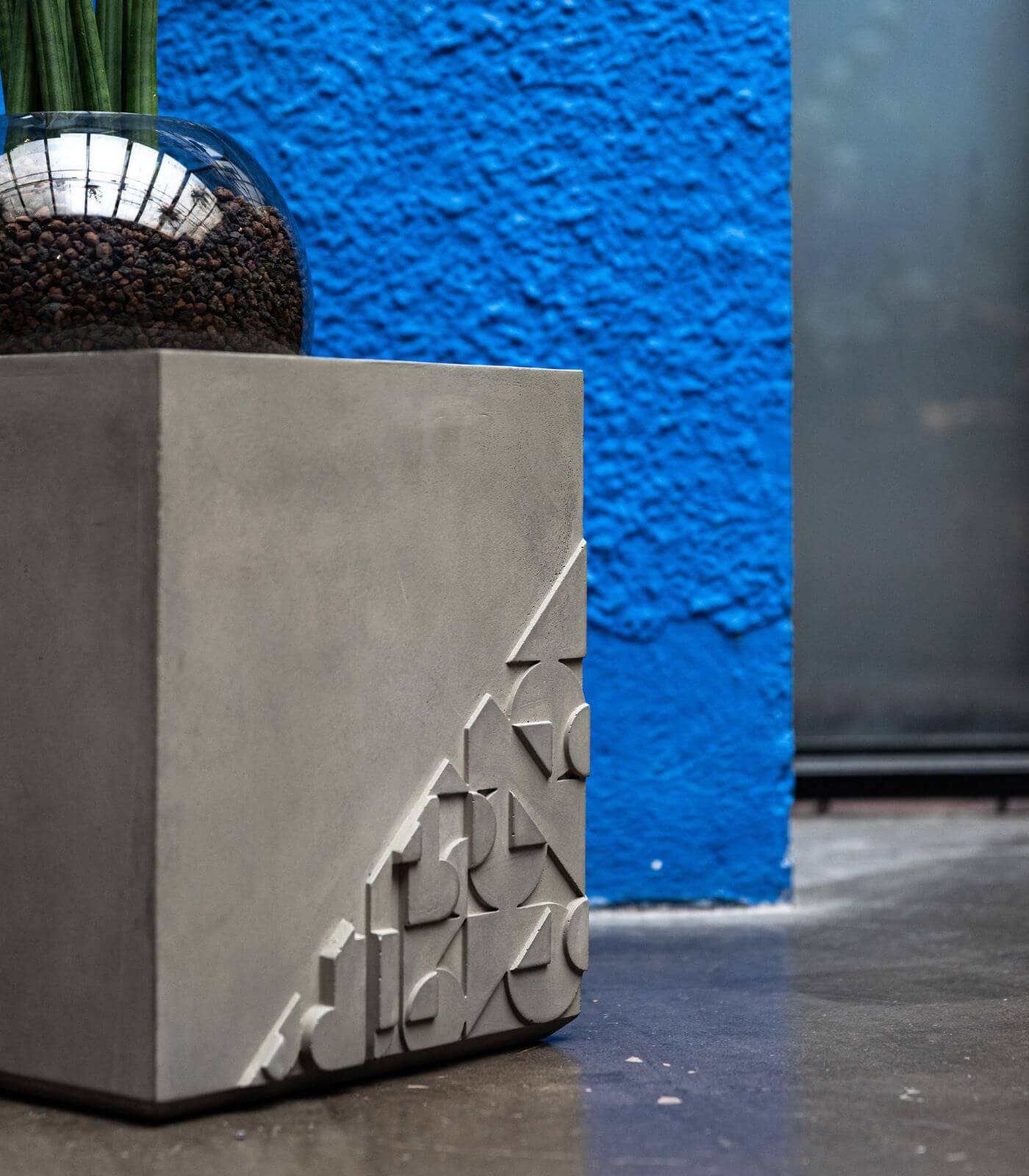 table d'appoint curb - lyon beton 23 table d'appoint curb - lyon beton – image 23