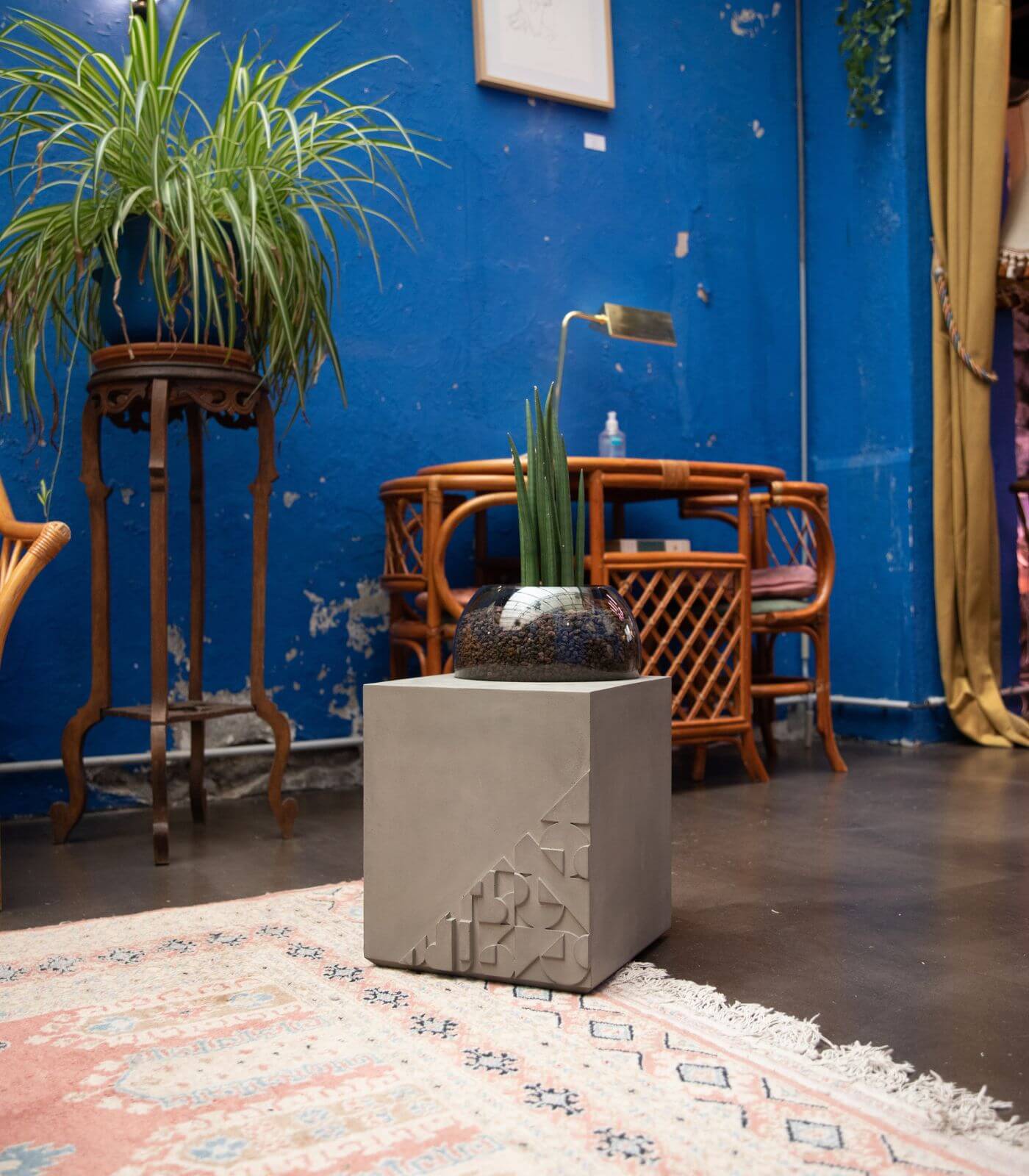 table d'appoint curb - lyon beton 33 table d'appoint curb - lyon beton – image 33