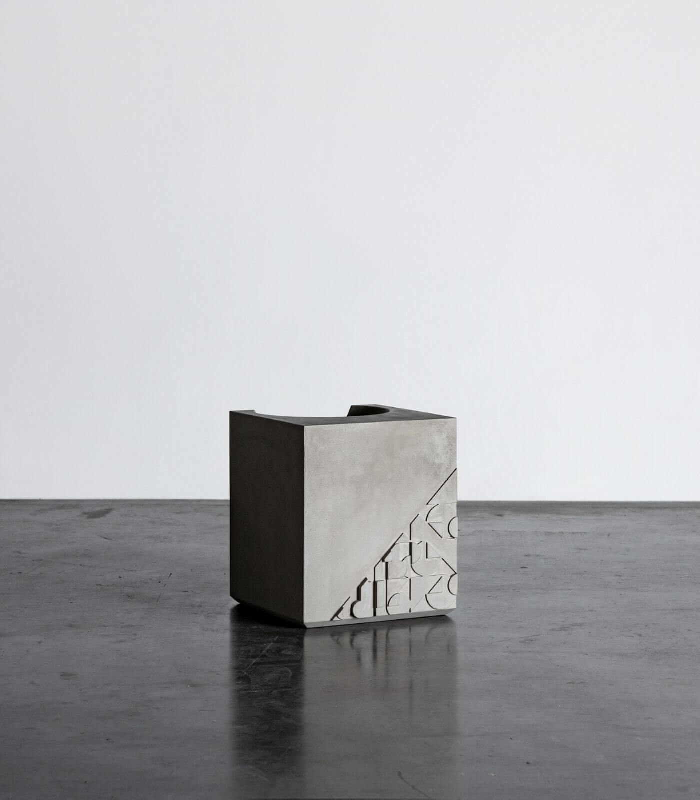 table d'appoint curb - lyon beton 8 table d'appoint curb - lyon beton – image 8