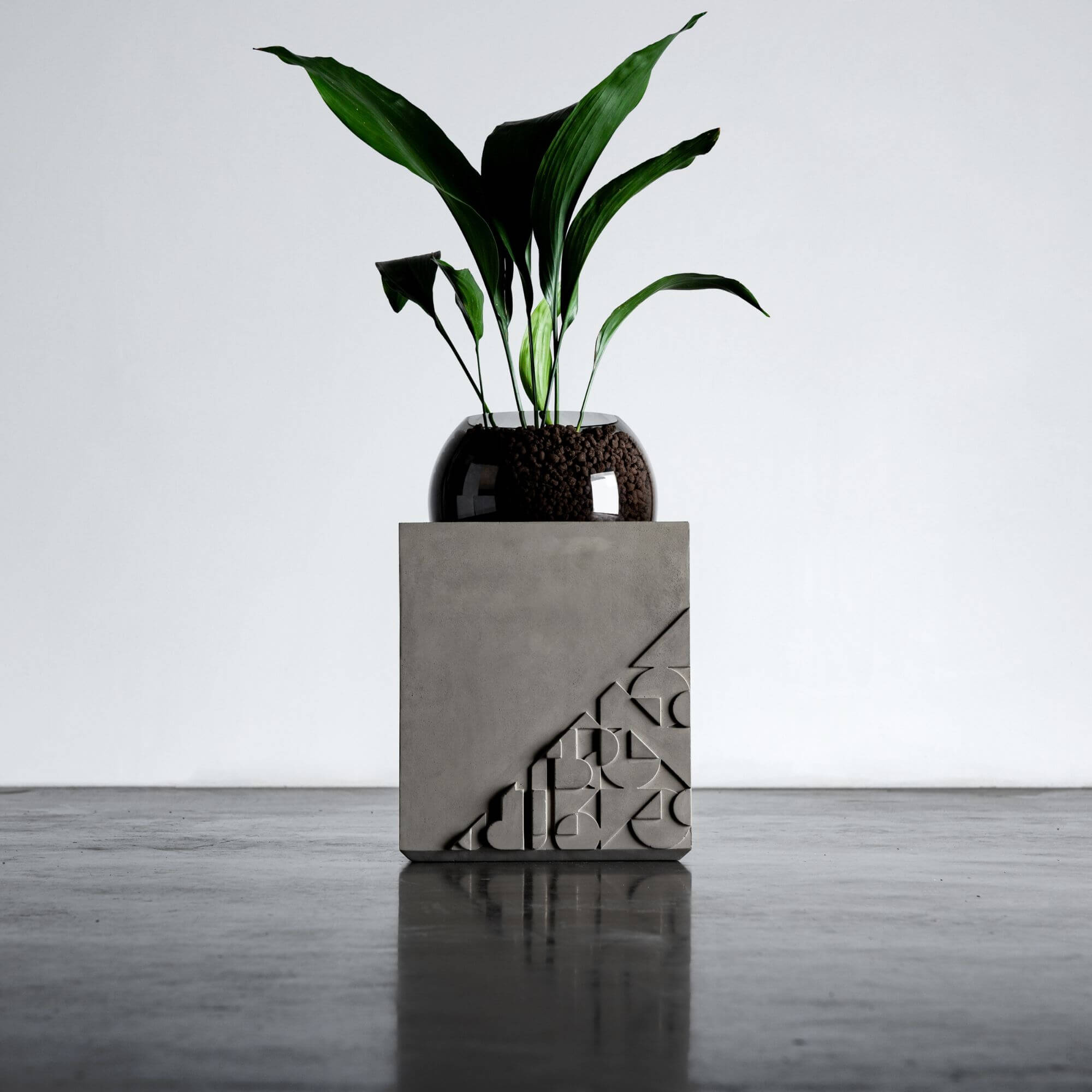 table d'appoint curb - lyon beton 6 table d'appoint curb - lyon beton – image 6