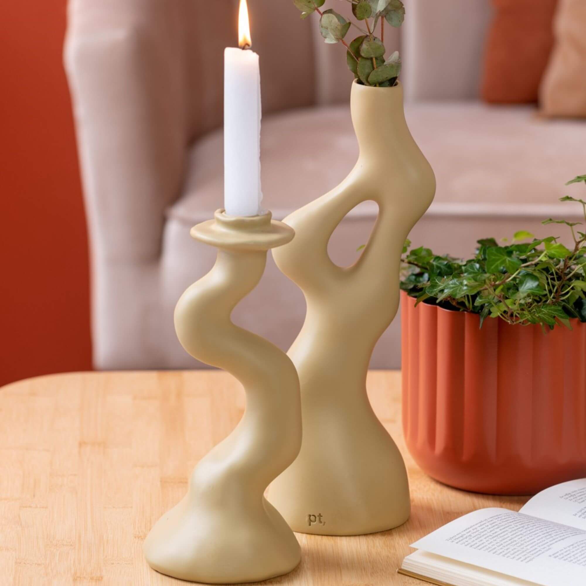 vase swirl - olive 2 vase swirl - olive – image 2