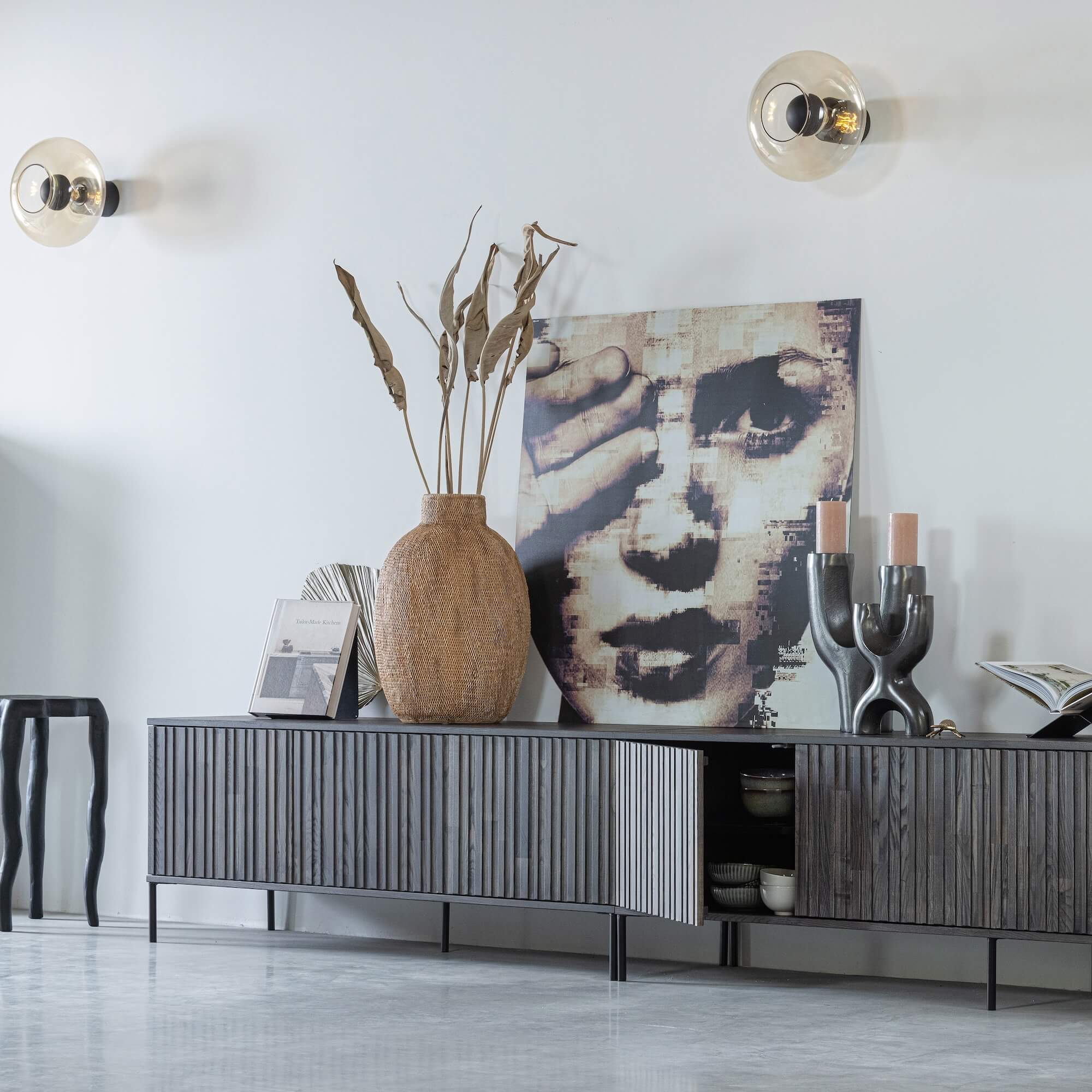 meuble tv gravure - l 150 x h 56 cm - bois de frêne espresso 10 meuble tv gravure - l 150 x h 56 cm - bois de frêne espresso – image 10