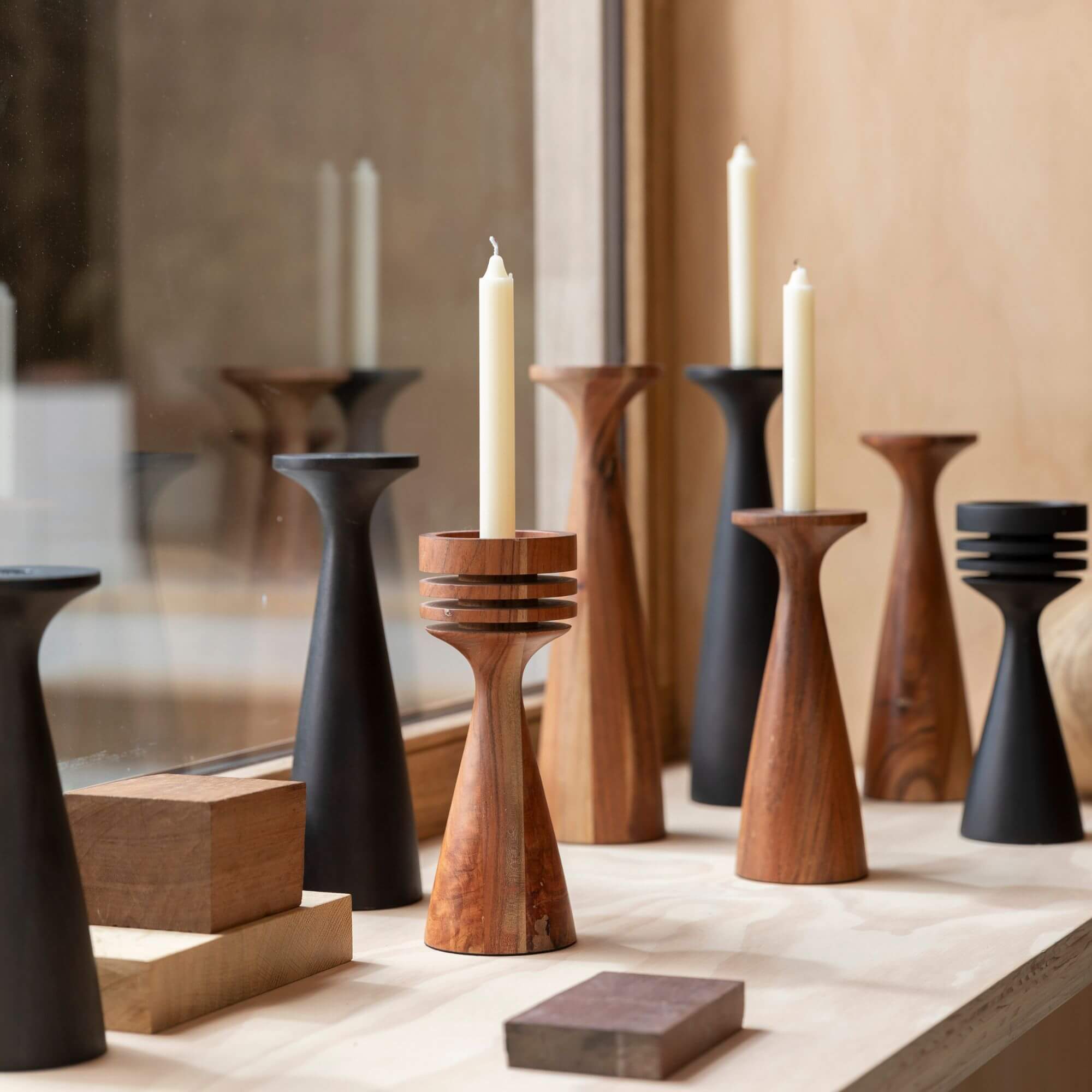 bougeoir flames - l - ø 10 x h 35 cm 2 bougeoir flames - l - ø 10 x h 35 cm – image 2