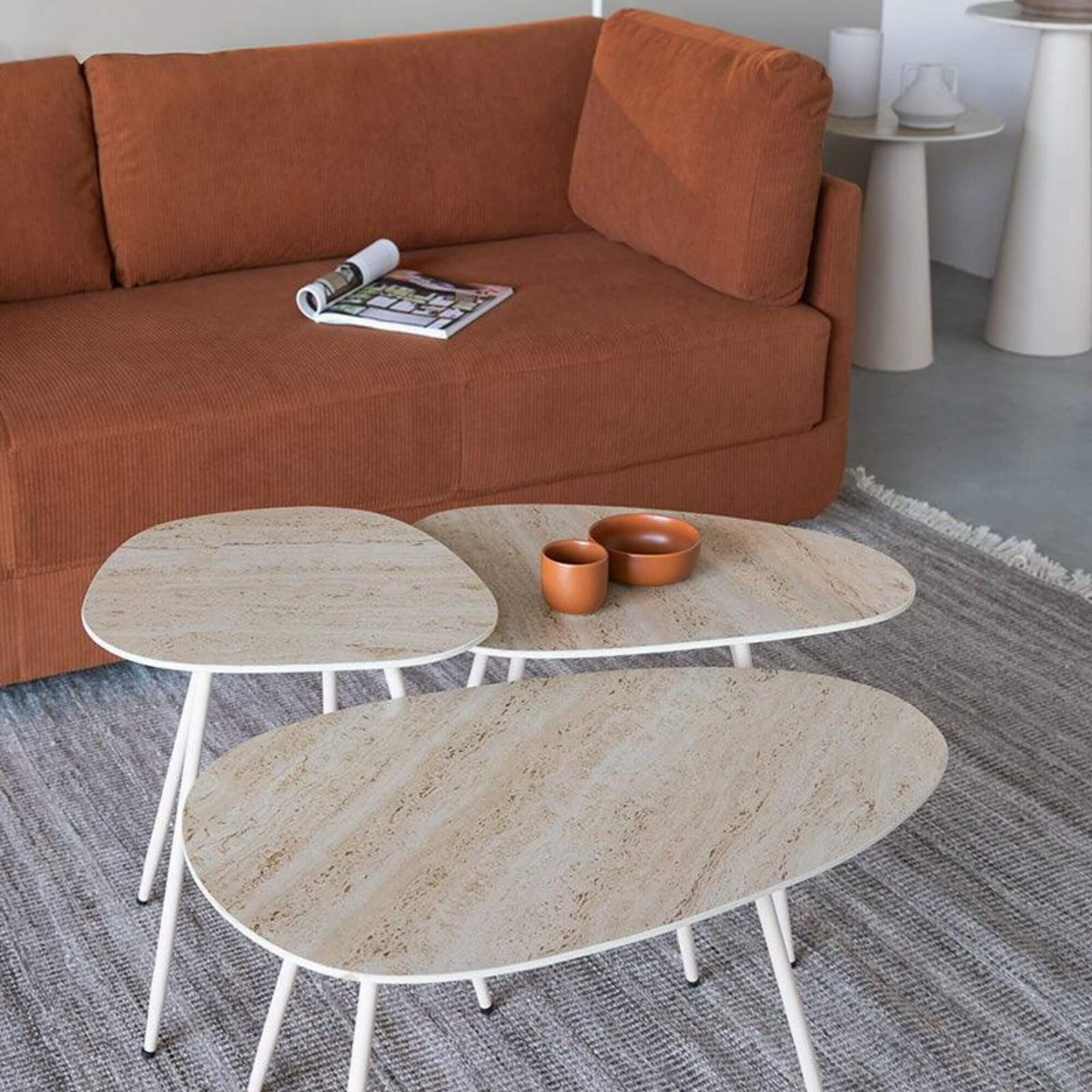 set de 3 tables d'appoint faiz - travertin 4 set de 3 tables d'appoint faiz - travertin – image 4