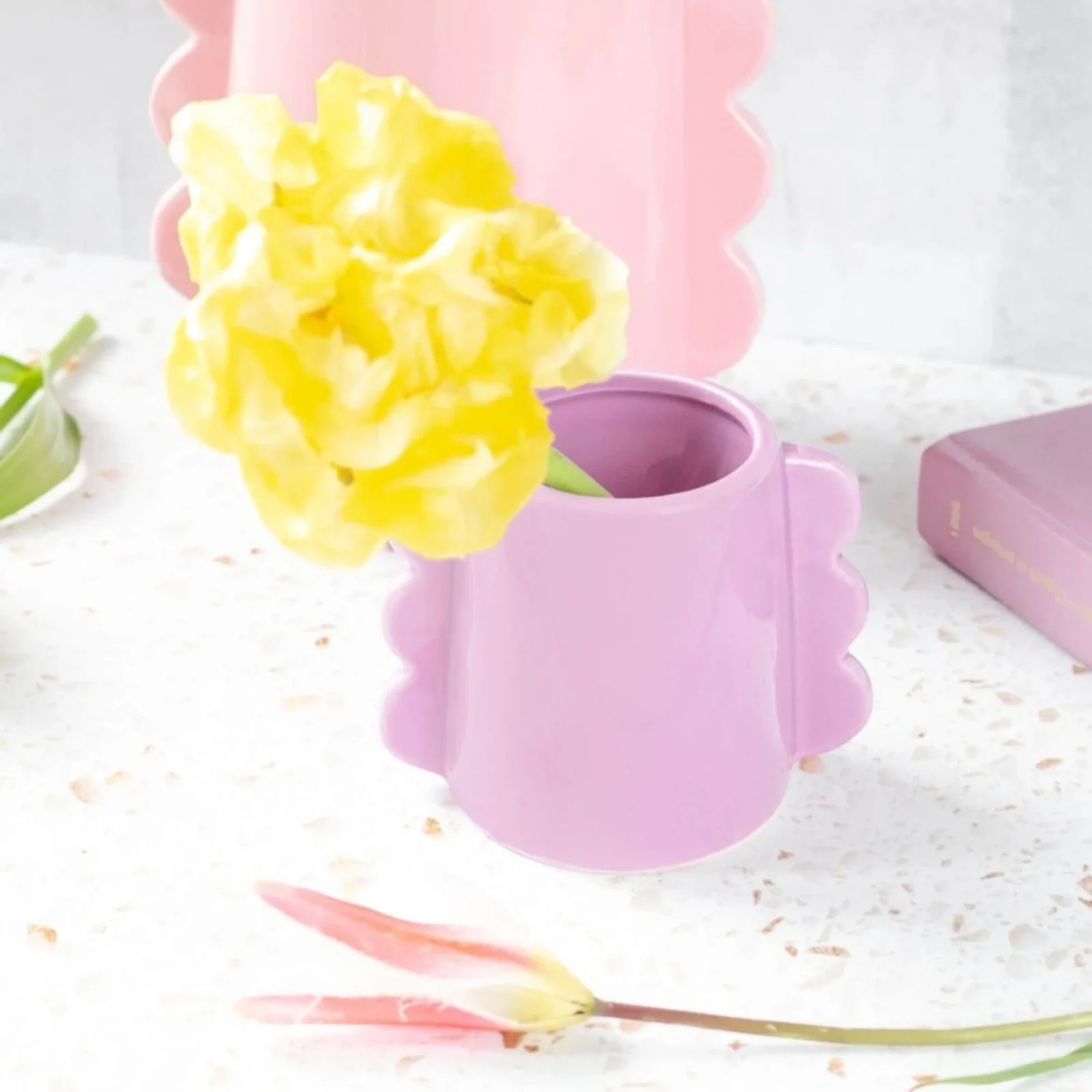 vase waves - violet - ø 8,1 x h 8 cm 2 vase waves - violet - ø 8,1 x h 8 cm – image 2