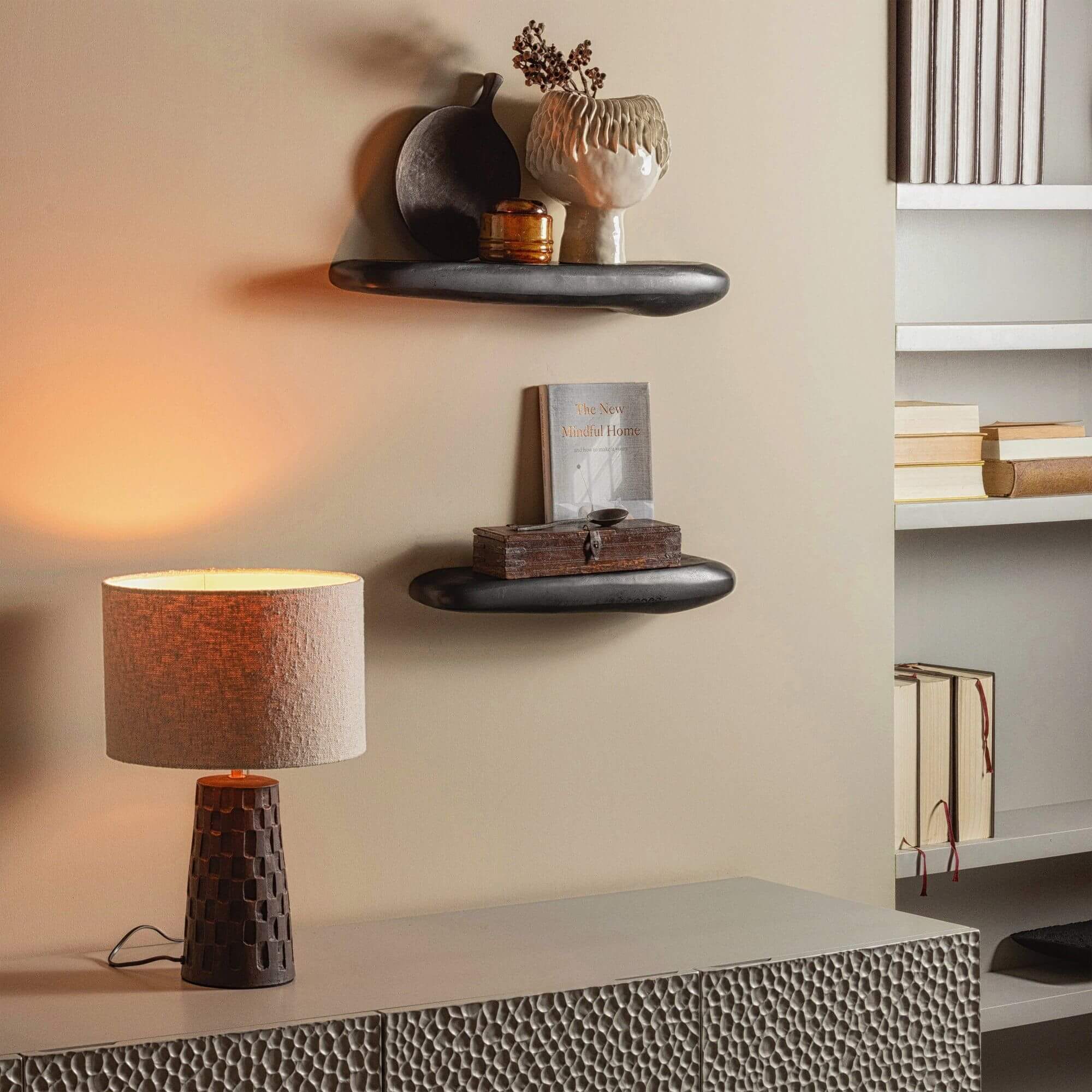 buffet carved - l 181 x h 85 cm 5 buffet carved - l 181 x h 85 cm – image 5