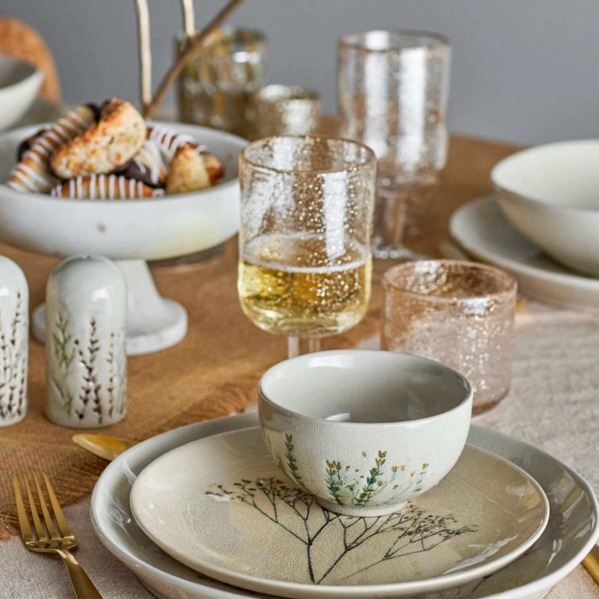 set salt & pepper bea - l 12,5 x h 11 cm 4 set salt & pepper bea - l 12,5 x h 11 cm – image 4