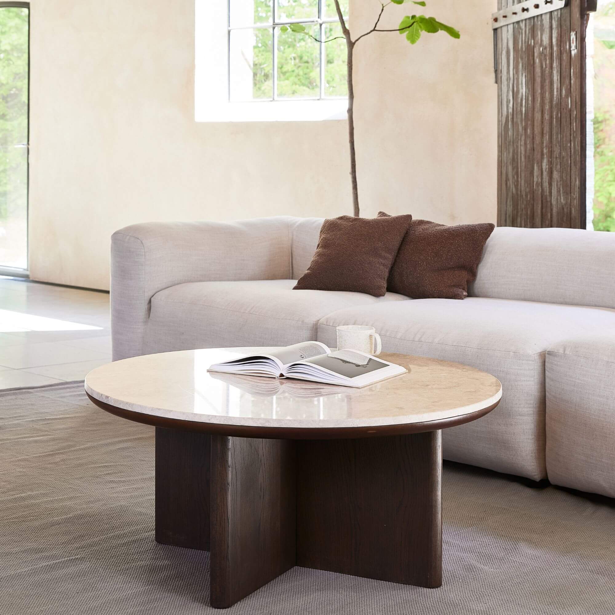 table basse ritz en marbre et chêne – ø100 × h45 cm 6 table basse ritz en marbre et chêne – ø100 × h45 cm – image 6