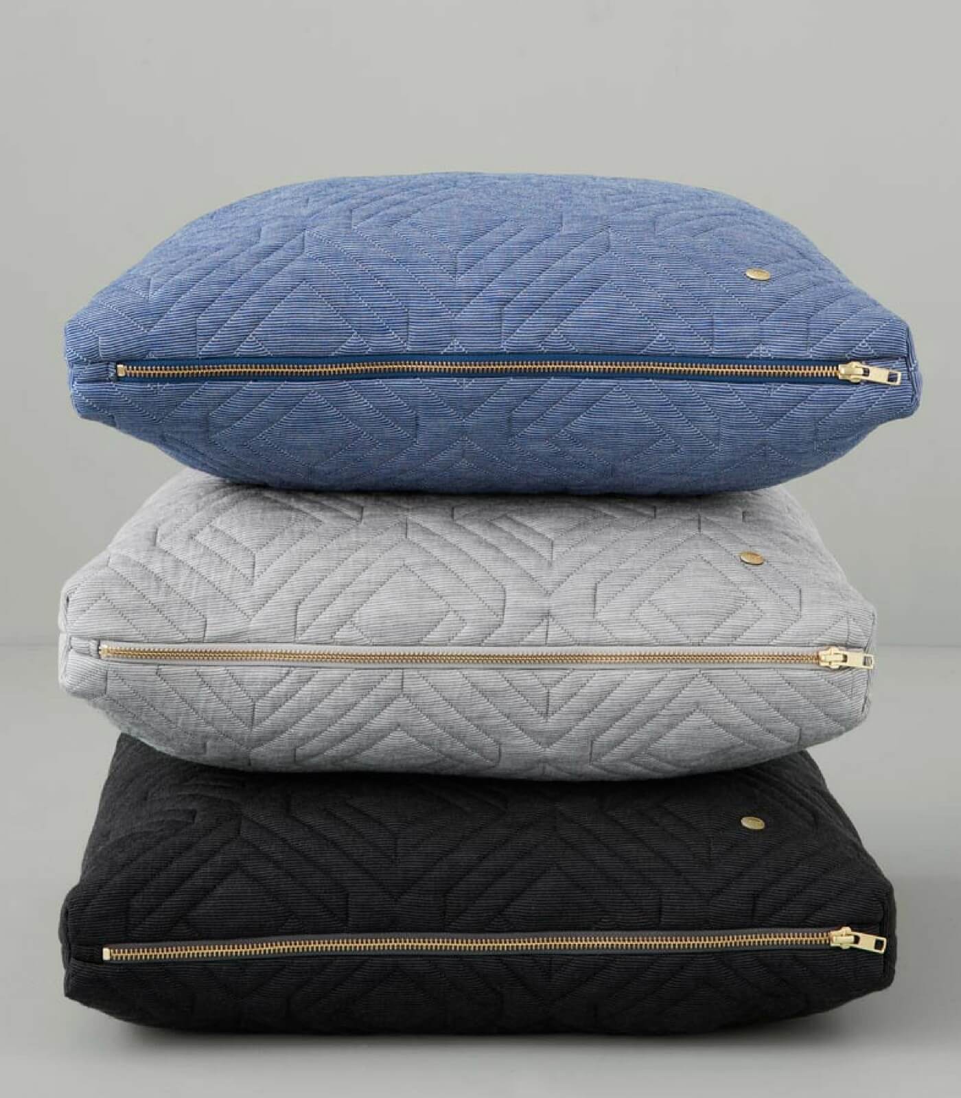 coussin quilt 45 x 45 cm - bleu clair 3 coussin quilt 45 x 45 cm - bleu clair – image 3