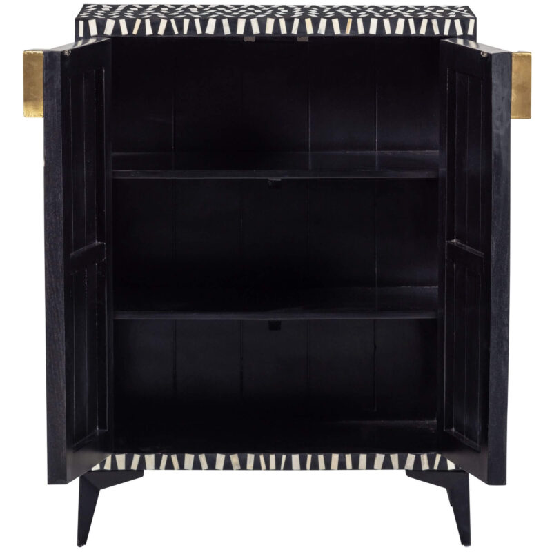 Cabinet de rangement noir/blanc avec cadre en bois de manguier, base en métal poudré et design en incrustation d’os.