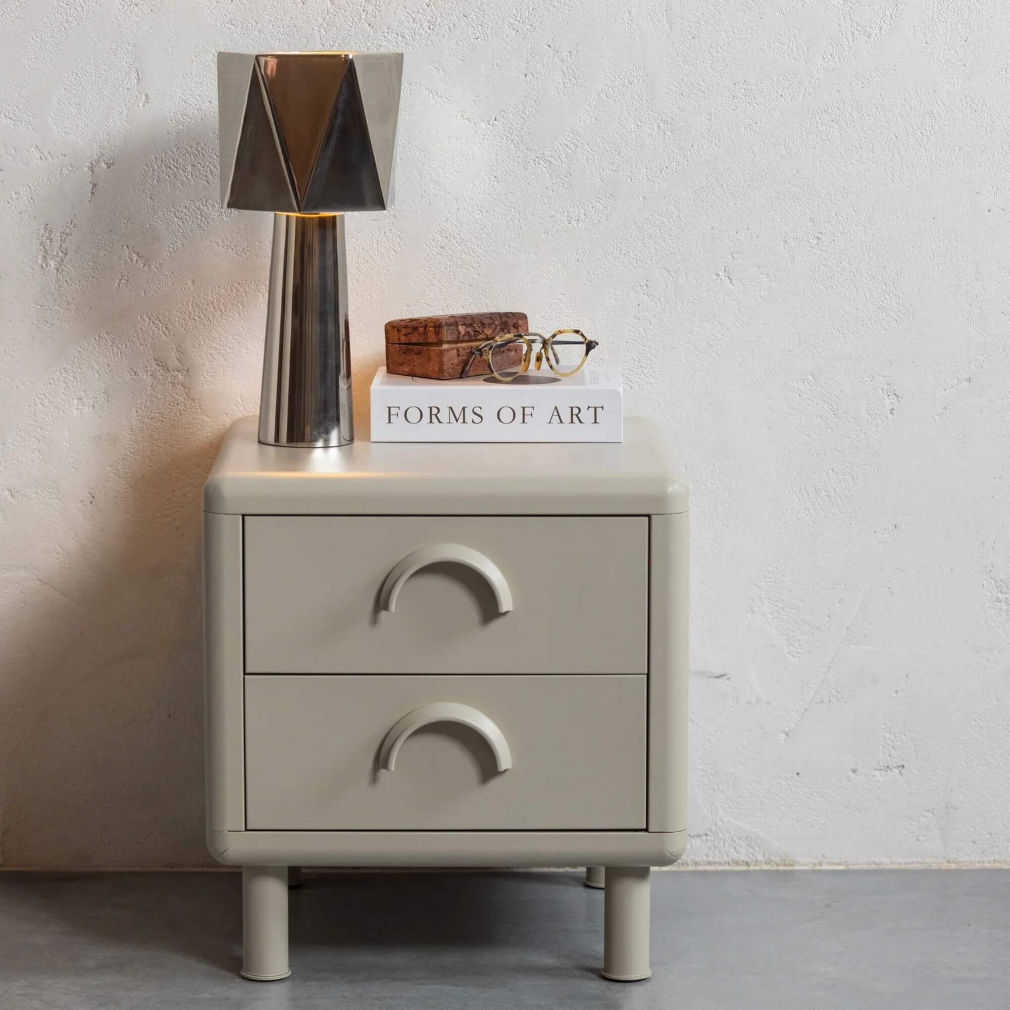table de chevet rune - l 42 x h 45 cm - sand 2 table de chevet rune - l 42 x h 45 cm - sand – image 2
