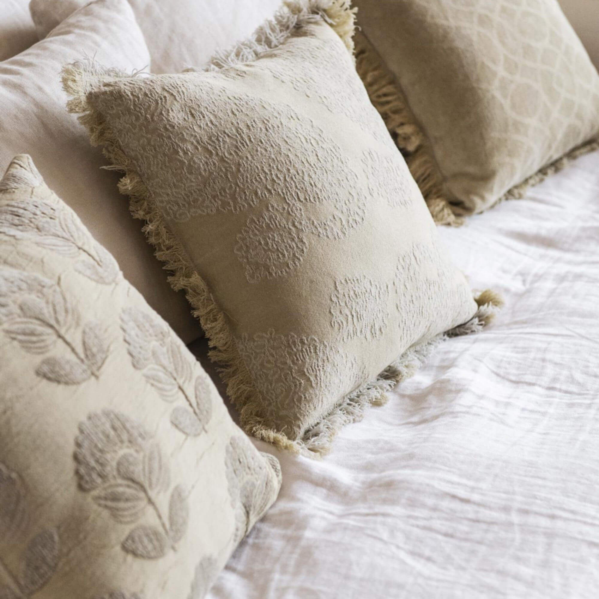 coussin dalia - 45 x 45 cm 3 coussin dalia - 45 x 45 cm – image 3