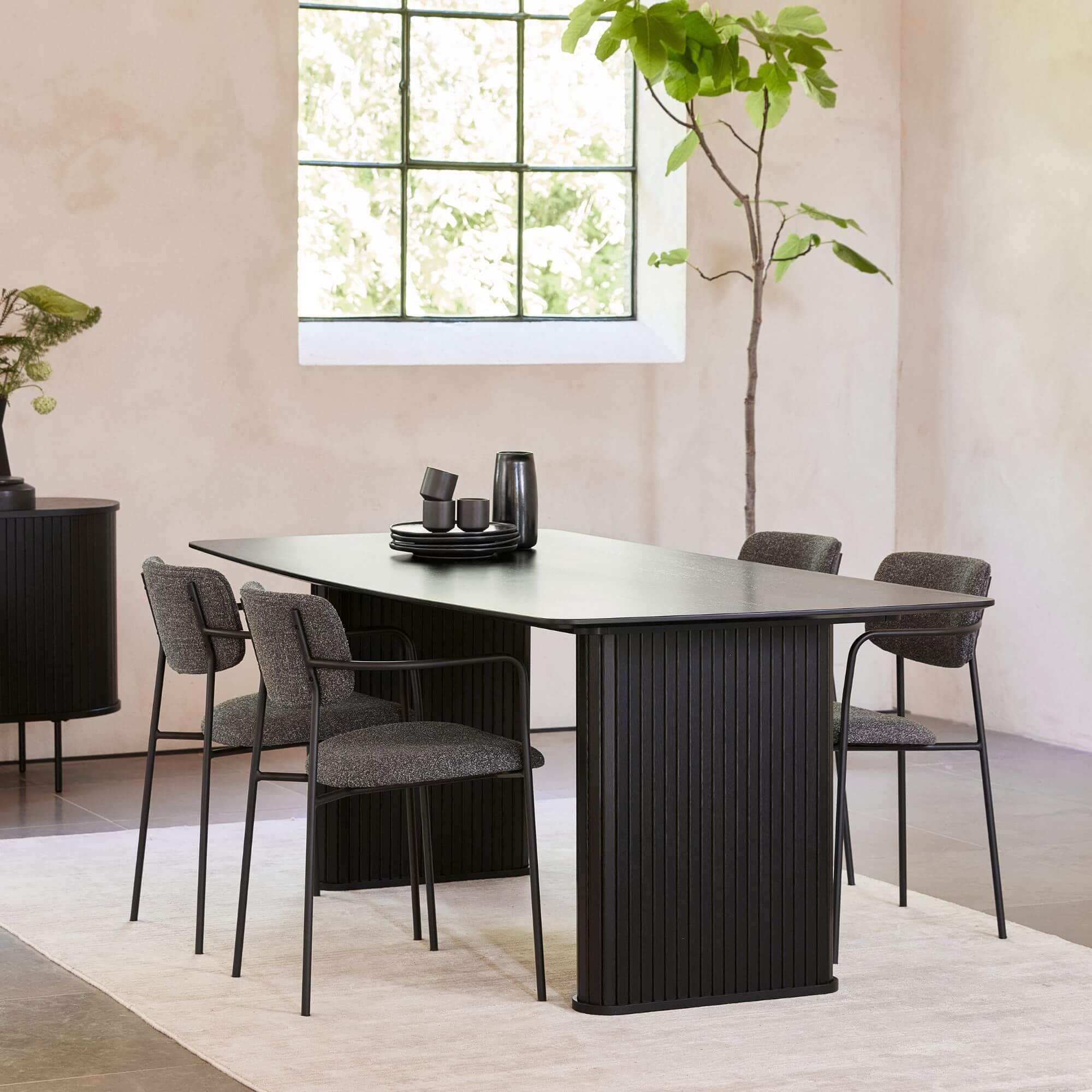 table à manger nola – chêne noir 190 cm (forme bateau) 2 table à manger nola – chêne noir 190 cm (forme bateau) – image 2
