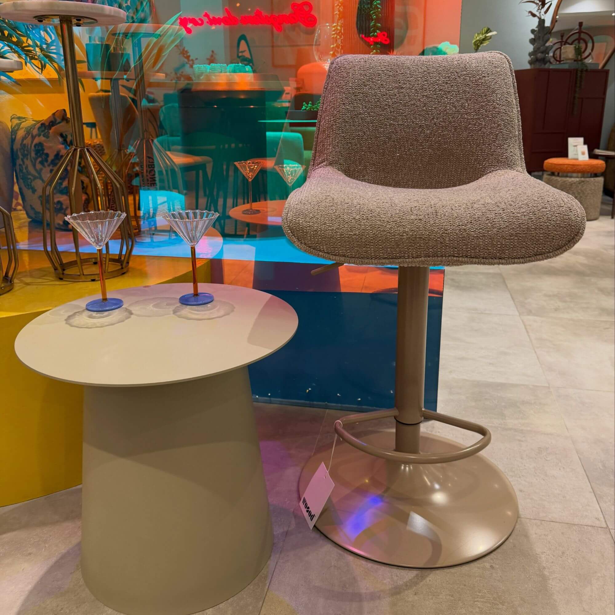 tabouret de bar marten - ajustable | pivotant 7 tabouret de bar marten - ajustable | pivotant – image 7